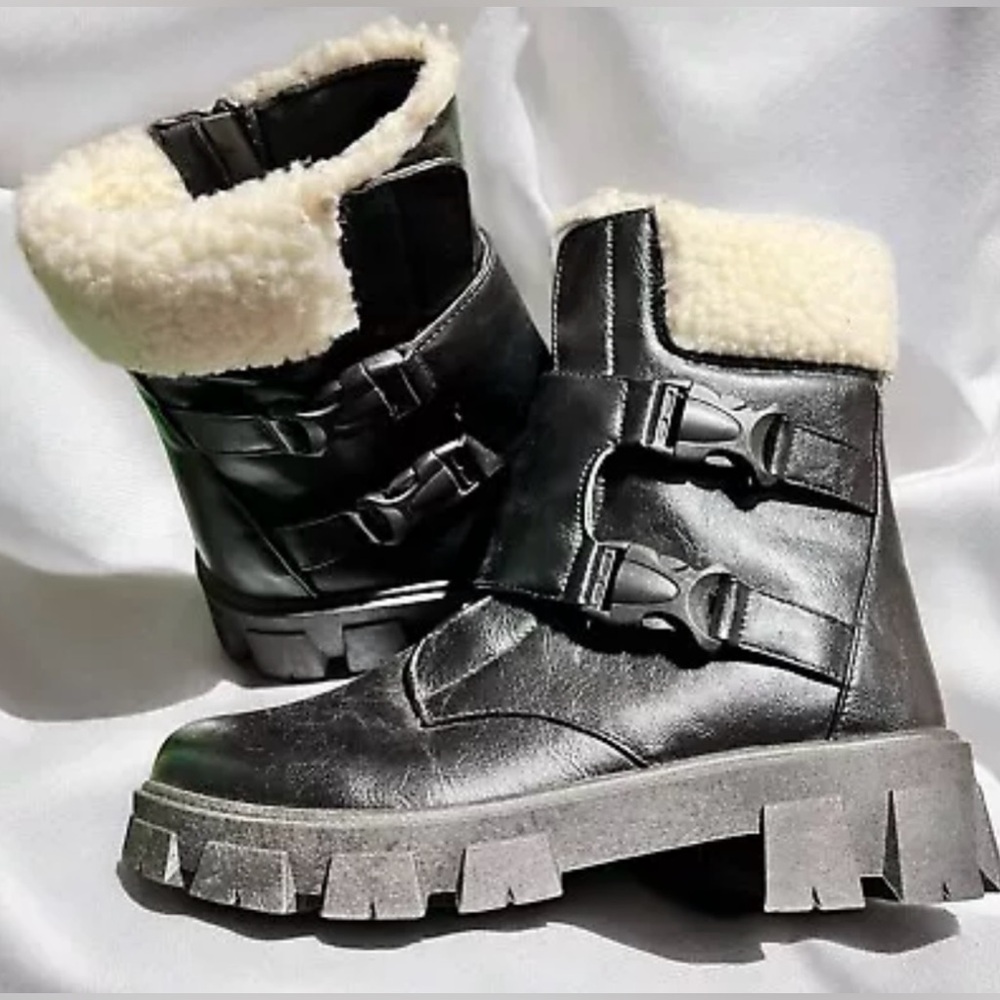 Size 8…….Black Padded Sherpa Ankle Lace Up Boots with Zipper closure. New…..Yoki